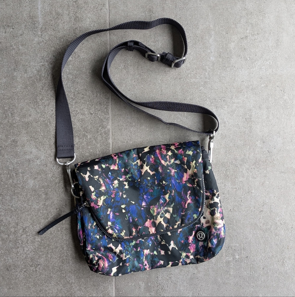 Lululemon crossbody